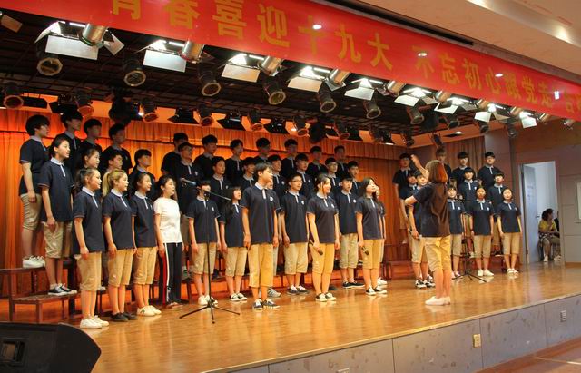 20170525034607447.jpg 调整大小 6、三等奖:16计算机3+2班代表队.jpg