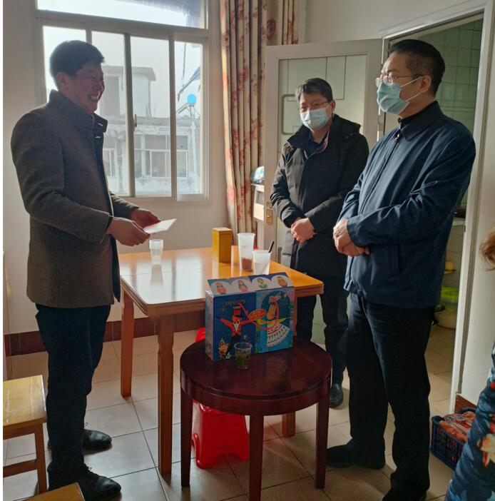 慰问2.jpg 慰问2.jpg